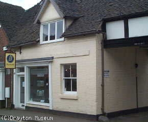 Title: resource:20060926144718 File Size: 9.62 KB Dimensions: 290px x 240px