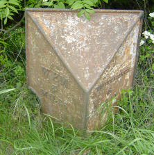 Title: A Colour Photograph of the Metal Milepost at NGR SJ 525 334 opposite Fernbank on the B5476.
File Size: 19.24 KB
Dimensions: 222px x 223px