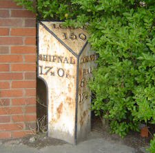 Title: A Colour Photograph of the Metal Milepost at NGR SJ 504 122 at the junction on Bell Lane, abbey Foregate, Shrewsbury.
File Size: 17.8 KB
Dimensions: 225px x 223px