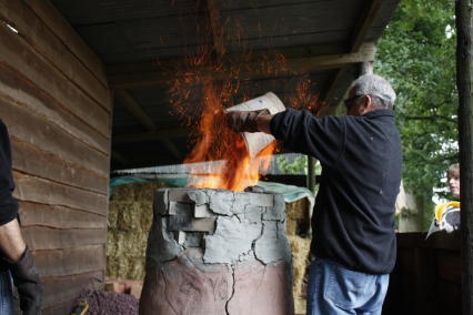 Title: Charging the Smelter
File Size: 42.77 KB
Dimensions: 426px x 284px