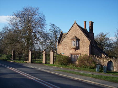 Title: English Lodge, Alberbury
File Size: 42.34 KB
Dimensions: 450px x 337px